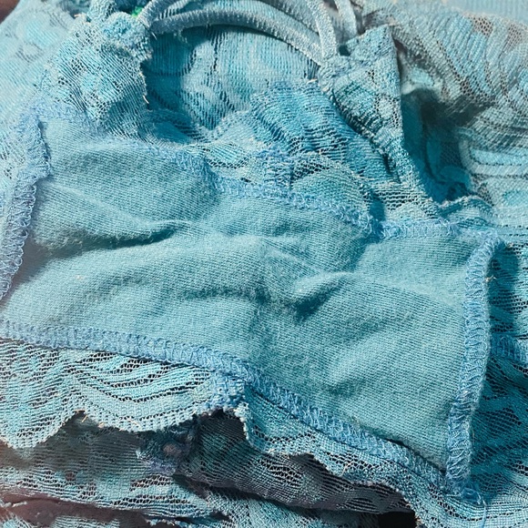 FREDRICK’S OF HOLLYWOOD Medium Scalloped Lace Set - Picture 10 of 12